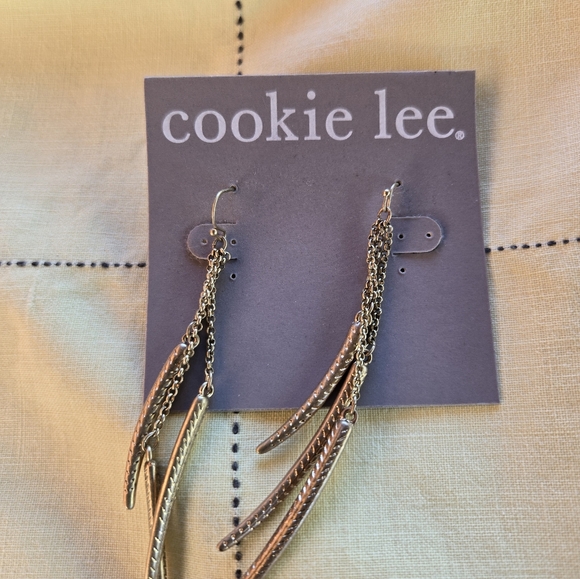 Lot of Eleven Pieces Cookie Lee  Jewelry Collection NEW with Tags Earrings - Picture 9 of 12